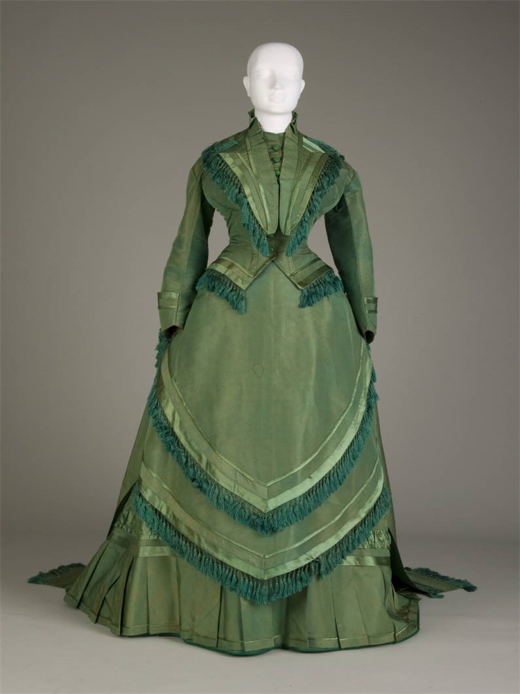 1870s Victorian Fashion Green  - Women'S Fashion Victorian incelemesi ve fiyatı